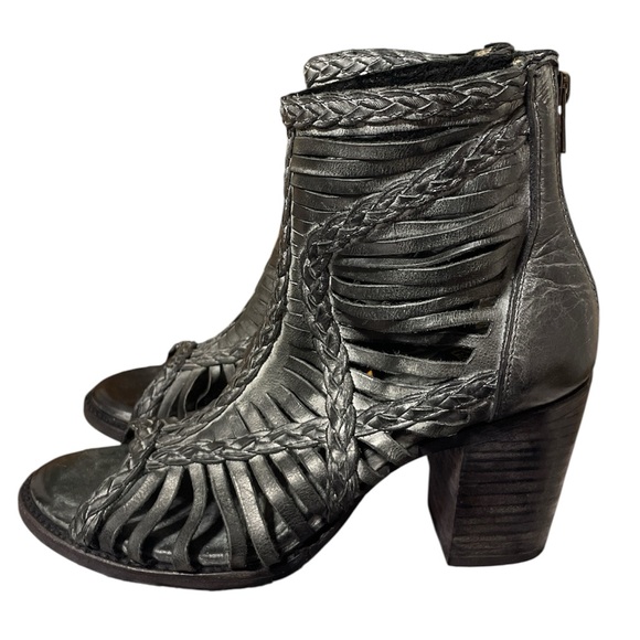 FreeBird leather sandal heels - Picture 1 of 6